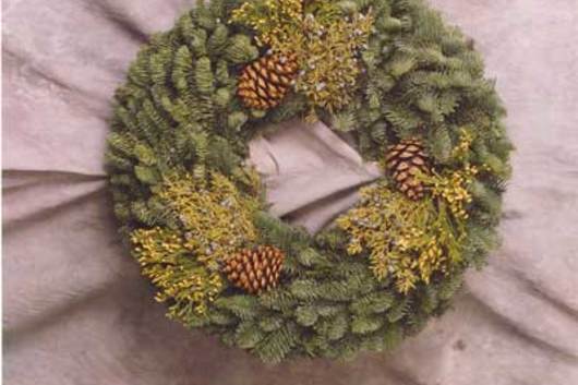 Wreath, Mix with 16x6 PineCone